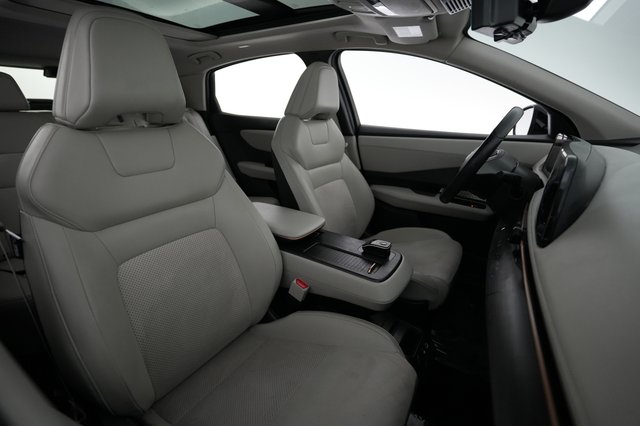 2024 Nissan Ariya — photo 18 of 20