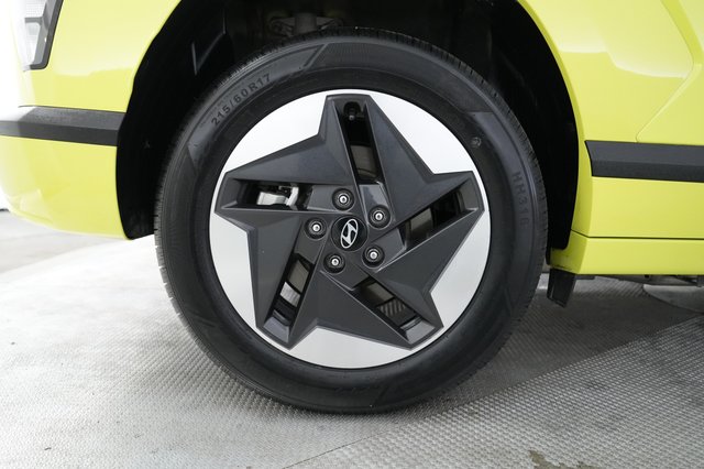 2024 Hyundai Kona Electric — photo 17 of 21