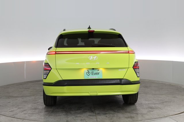2024 Hyundai Kona Electric — photo 12 of 21