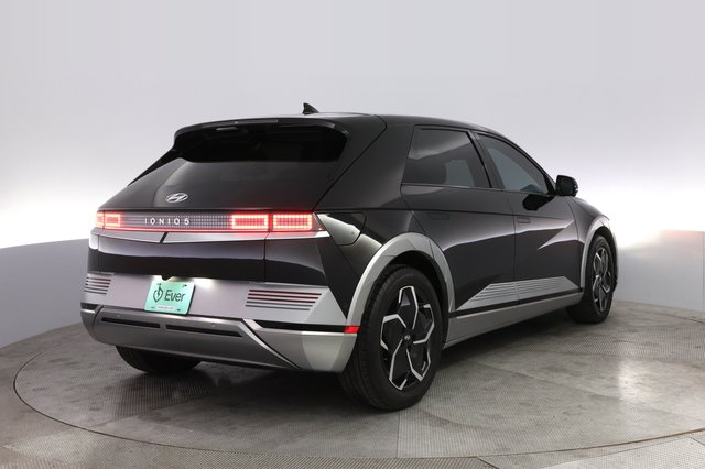 2024 Hyundai IONIQ 5 — photo 2 of 20