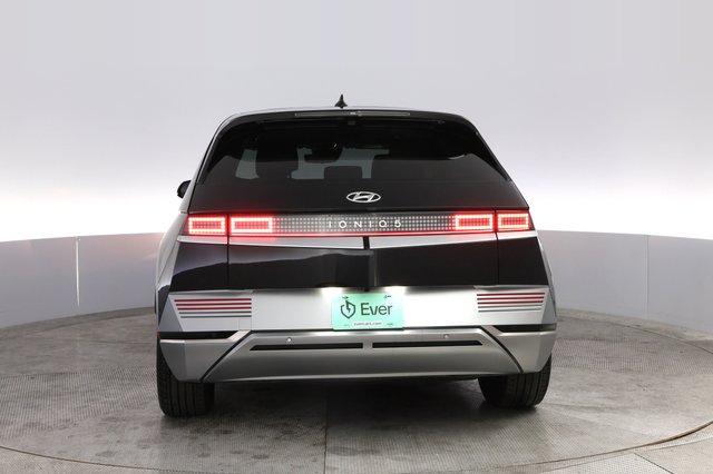 2024 Hyundai IONIQ 5 — photo 12 of 20
