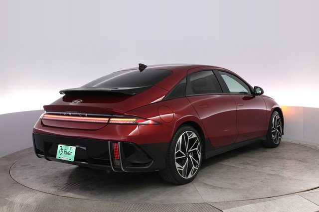 2024 Hyundai IONIQ 6 — photo 2 of 20
