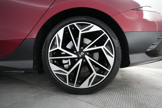 2024 Hyundai IONIQ 6 — photo 16 of 20