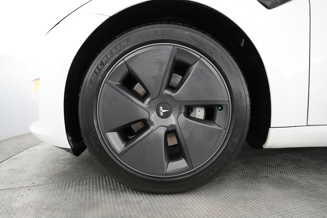 2022 Tesla Model 3 — photo 16 of 21