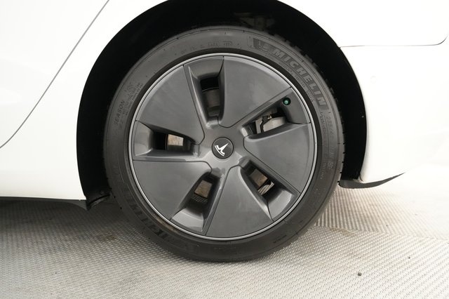2022 Tesla Model 3 — photo 17 of 21