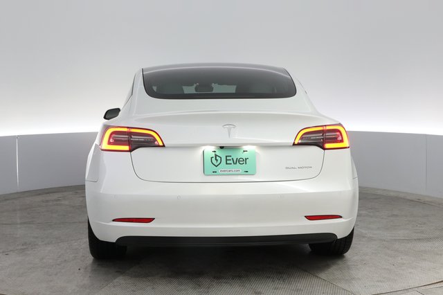 2022 Tesla Model 3 — photo 12 of 21