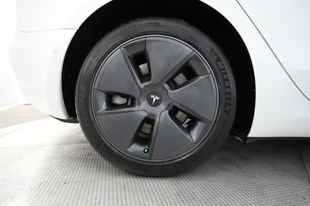 2022 Tesla Model 3 — photo 7 of 21