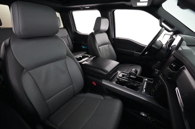 2022 Ford F-150 Lightning — photo 12 of 15