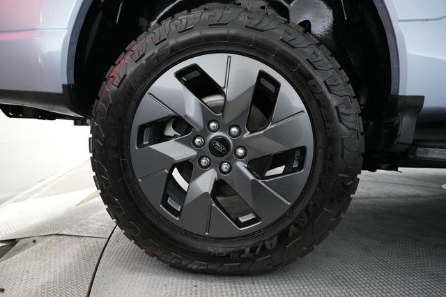 2022 Ford F-150 Lightning — photo 7 of 15