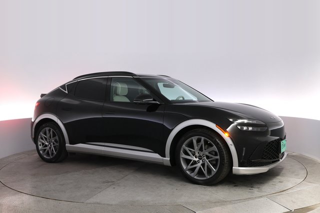 2023 Genesis GV60 — photo 11 of 21