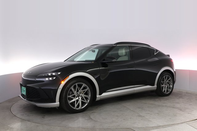 2023 Genesis GV60 — photo 14 of 21