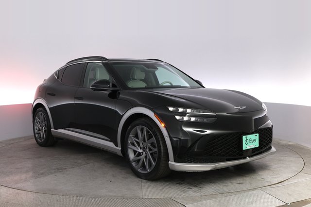 2023 Genesis GV60 — photo 10 of 21