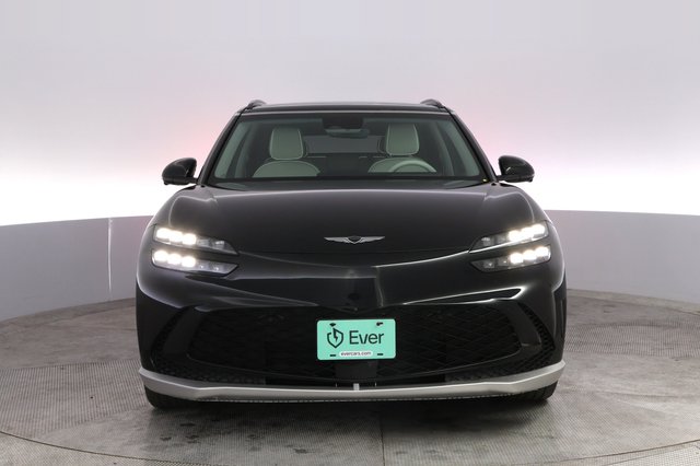 2023 Genesis GV60 — photo 9 of 21