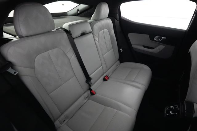 2023 Polestar 2 — photo 4 of 20