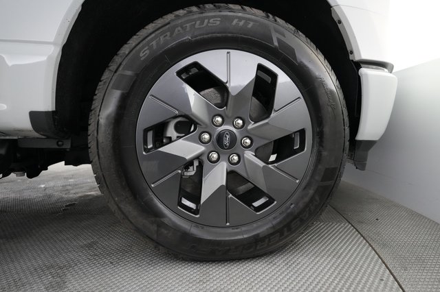 2024 Ford F-150 Lightning — photo 10 of 15