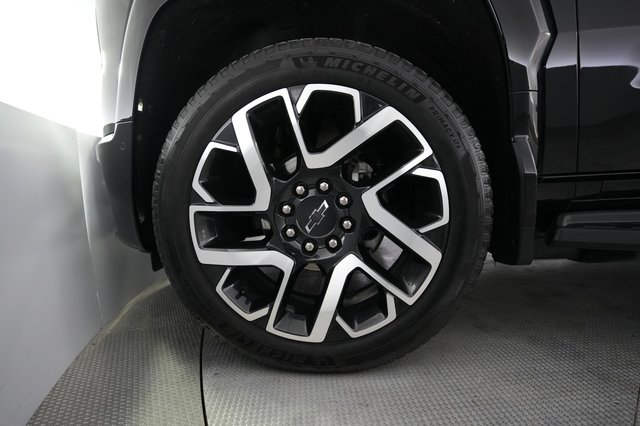 2024 Chevrolet Silverado EV — photo 9 of 14