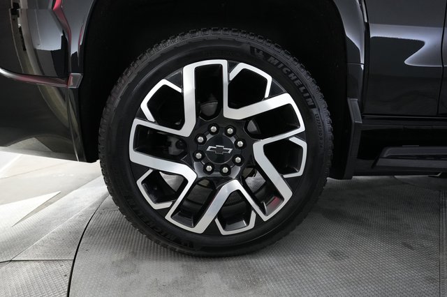 2024 Chevrolet Silverado EV — photo 11 of 14