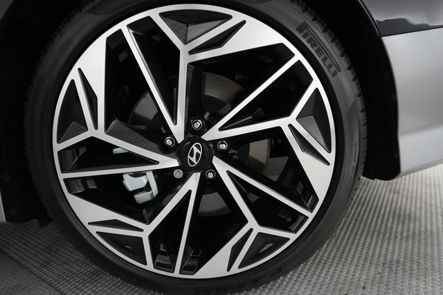 2025 Hyundai IONIQ 6 — photo 16 of 21