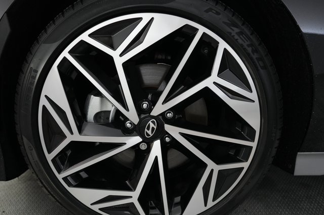 2025 Hyundai IONIQ 6 — photo 17 of 21