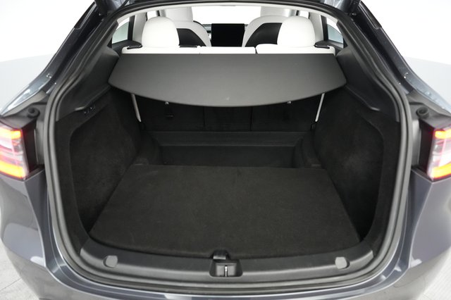 2023 Tesla Model Y — photo 6 of 20