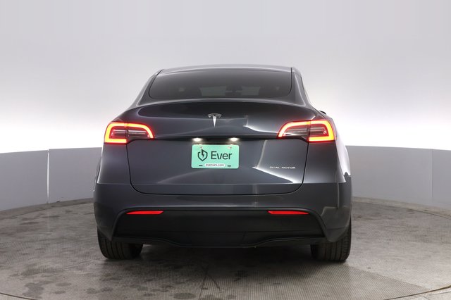 2023 Tesla Model Y — photo 12 of 20