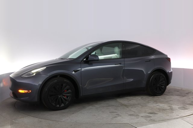 2023 Tesla Model Y — photo 14 of 20