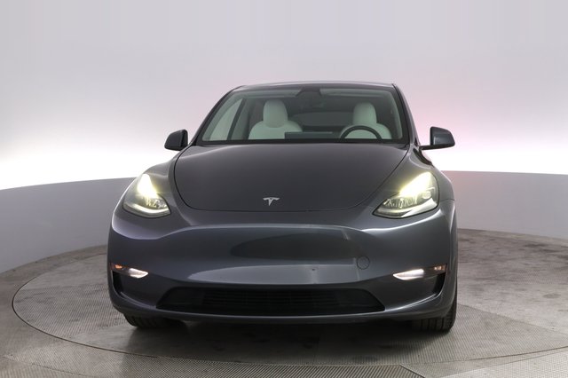 2023 Tesla Model Y — photo 9 of 20