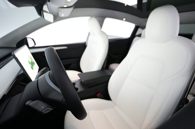 2023 Tesla Model Y — photo 3 of 20