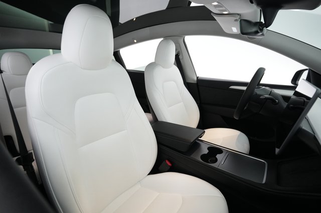 2023 Tesla Model Y — photo 17 of 20