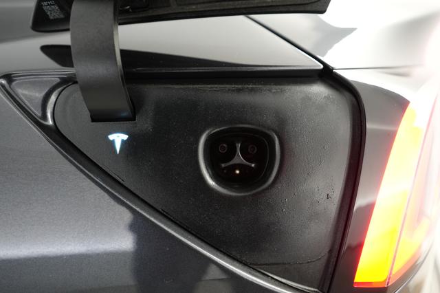 2024 Tesla Model 3 — photo 8 of 21