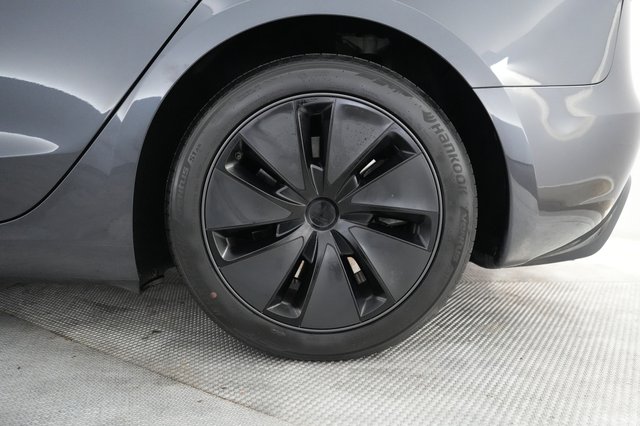2024 Tesla Model 3 — photo 7 of 21