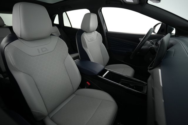 2024 Volkswagen ID.4 — photo 18 of 20