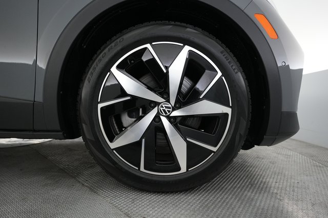 2024 Volkswagen ID.4 — photo 7 of 20