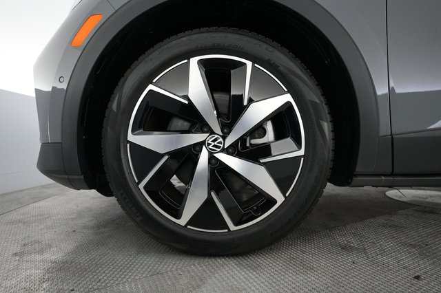 2024 Volkswagen ID.4 — photo 17 of 20