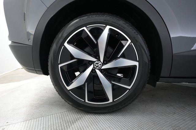 2024 Volkswagen ID.4 — photo 15 of 20