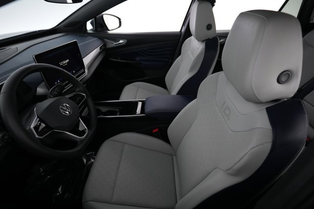 2024 Volkswagen ID.4 — photo 3 of 20