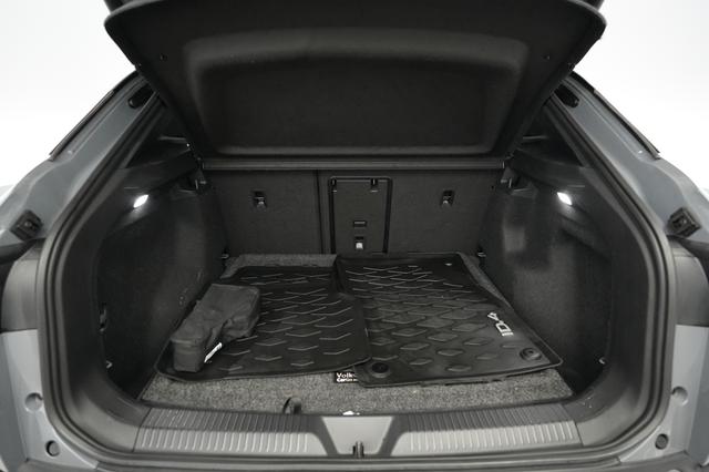 2024 Volkswagen ID.4 — photo 6 of 20
