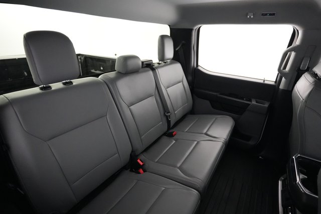 2023 Ford F-150 Lightning — photo 4 of 15