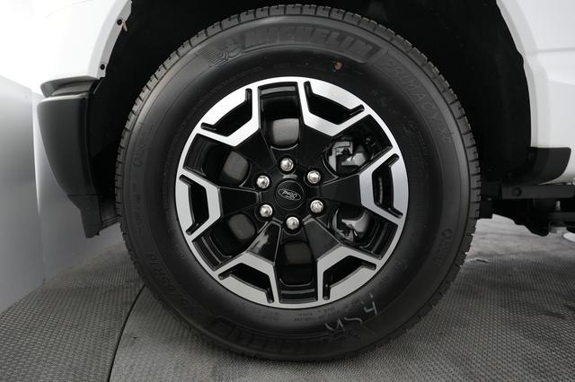 2023 Ford F-150 Lightning — photo 9 of 15