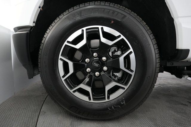 2023 Ford F-150 Lightning — photo 9 of 15