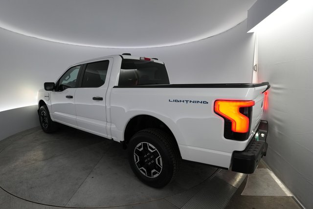 2023 Ford F-150 Lightning — photo 2 of 15