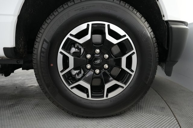 2023 Ford F-150 Lightning — photo 10 of 15