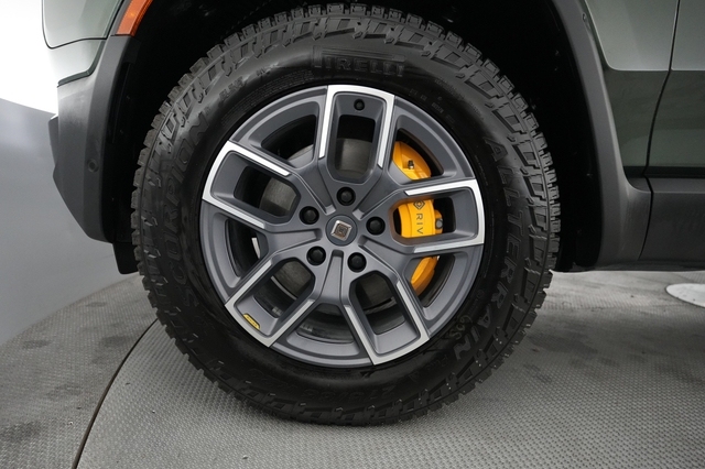 2023 Rivian R1S