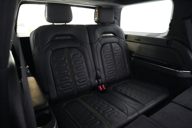 2023 Rivian R1S — photo 19 of 21
