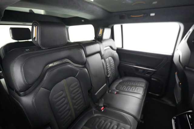 2023 Rivian R1S — photo 4 of 21