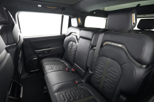 2023 Rivian R1S