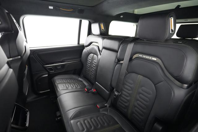 2023 Rivian R1S