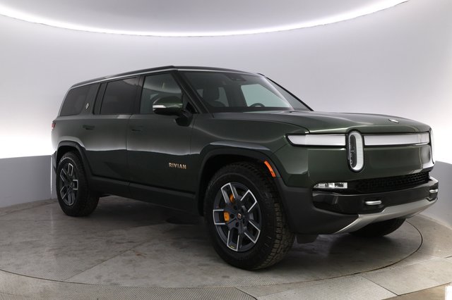2023 Rivian R1S — photo 10 of 21