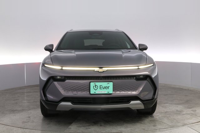 2024 Chevrolet Equinox EV — photo 9 of 20
