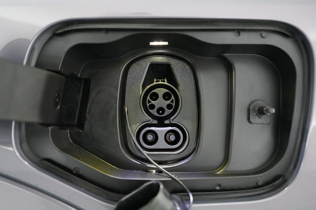 2024 Chevrolet Equinox EV — photo 8 of 20